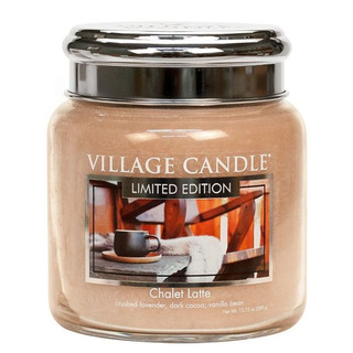Village Candle Stredná vonná sviečka v skle Chalet Latte 397g - Latté v horskej búde