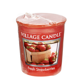 Village Candle Votívny sviečka Fresh Strawberries 57g - Čerstvé jahody